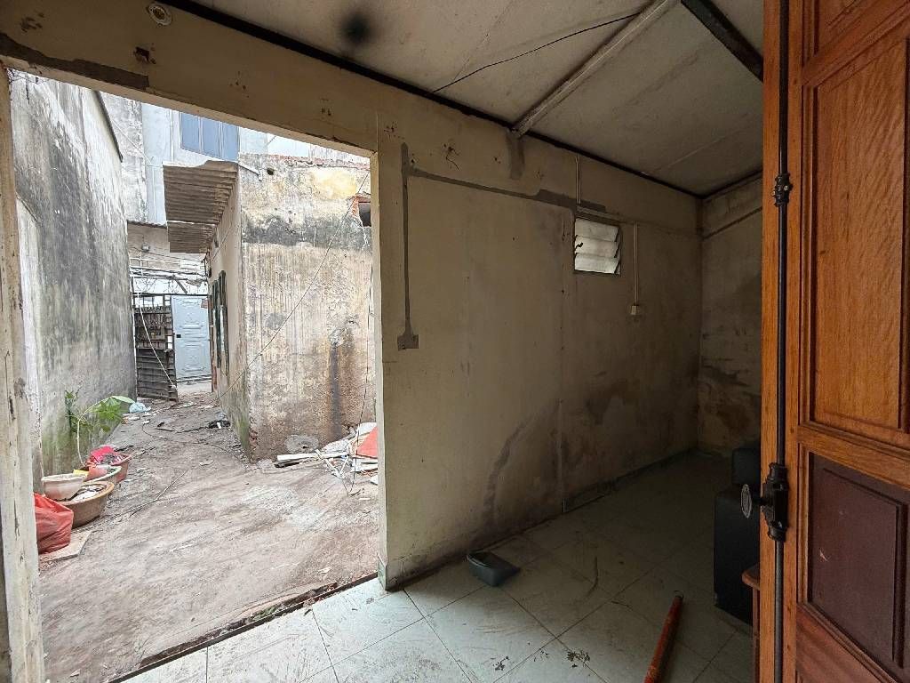 Bán nhà Lê Trọng Tấn - diện tích 74.5m2 1 tầng - Sát đường vành đai 2.5 - giá 13,5 tỷ