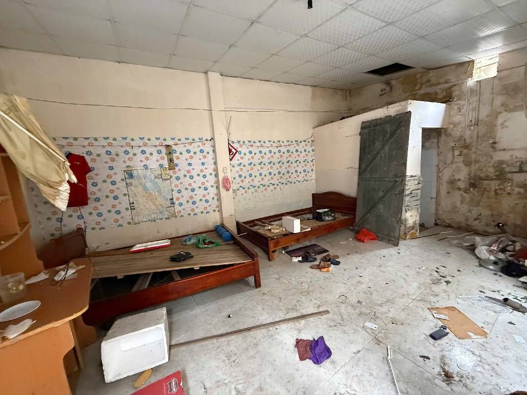 Bán nhà Lê Trọng Tấn - diện tích 74.5m2 1 tầng - Sát đường vành đai 2.5 - giá 13,5 tỷ