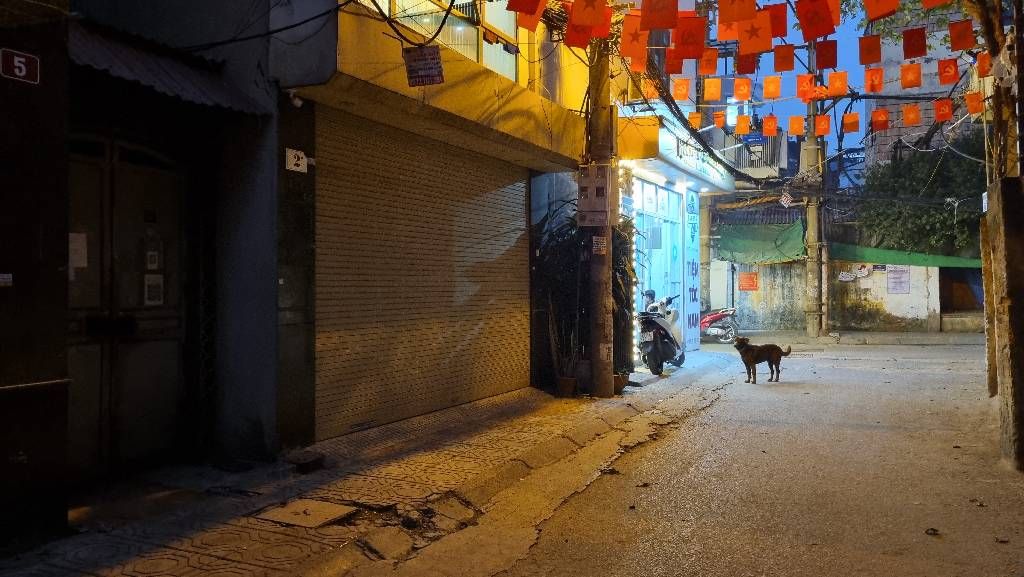 Bán nhà Hòa Bình - diện tích 96.5m2 4 tầng - ô tô tránh - giá 20 tỷ