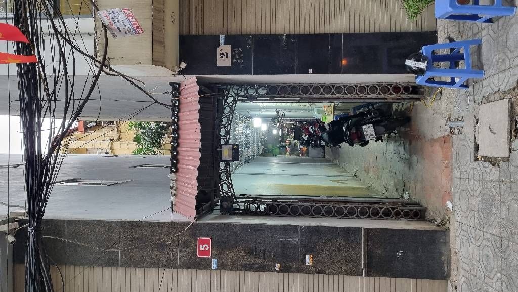 Bán nhà Hòa Bình - diện tích 96.5m2 4 tầng - ô tô tránh - giá 20 tỷ