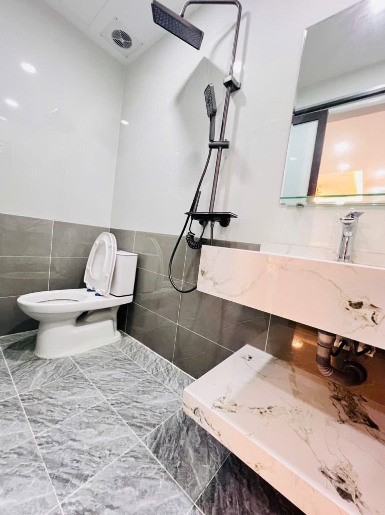 Bán nhà Chùa Láng - diện tích 48m2 2 tầng - Căn hộ đầy đủ nội thất - giá 4,9 tỷ