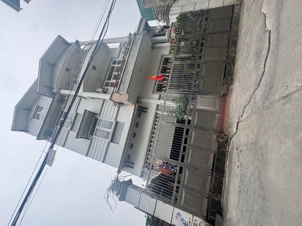 Bán nhà trong ngõ Trường Lâm 140m2 x 3.5 tầng – Giá 21 tỷ, 1 mặt ngõ, 1 mặt phố