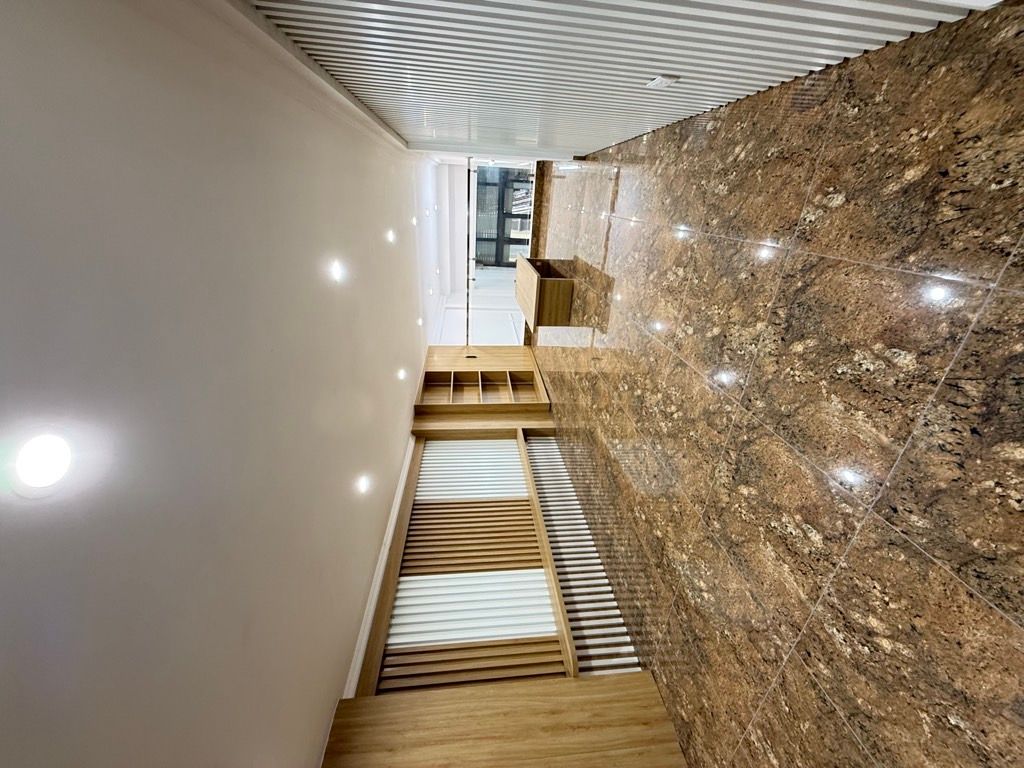 Bán nhà Văn Chương - diện tích 69,9m2 5 tầng - Ô tô tránh - giá 22 tỷ