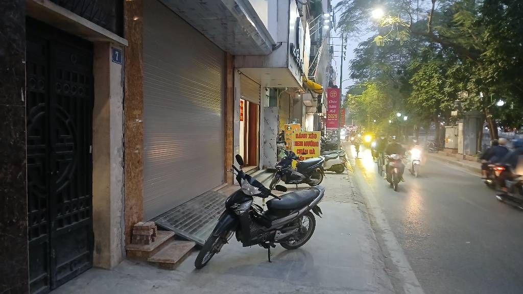 Bán nhà Bờ Sông Sét - diện tích 42,1m2 1 tầng - Mảnh đất hiếm còn sót lại - giá 10,9 tỷ