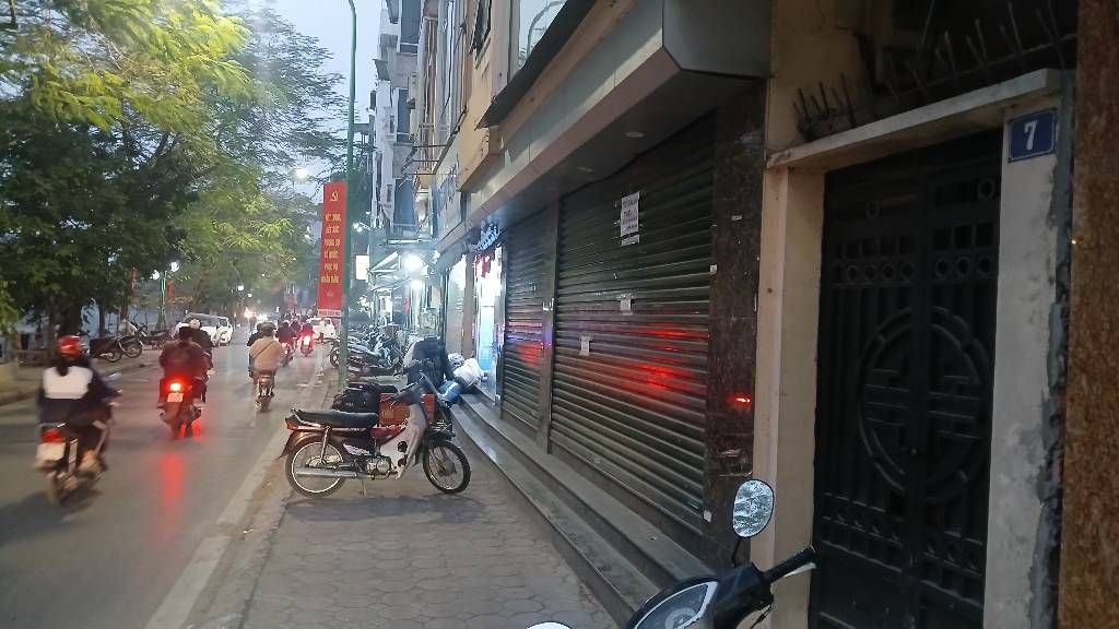 Bán nhà Bờ Sông Sét - diện tích 42,1m2 1 tầng - Mảnh đất hiếm còn sót lại - giá 10,9 tỷ