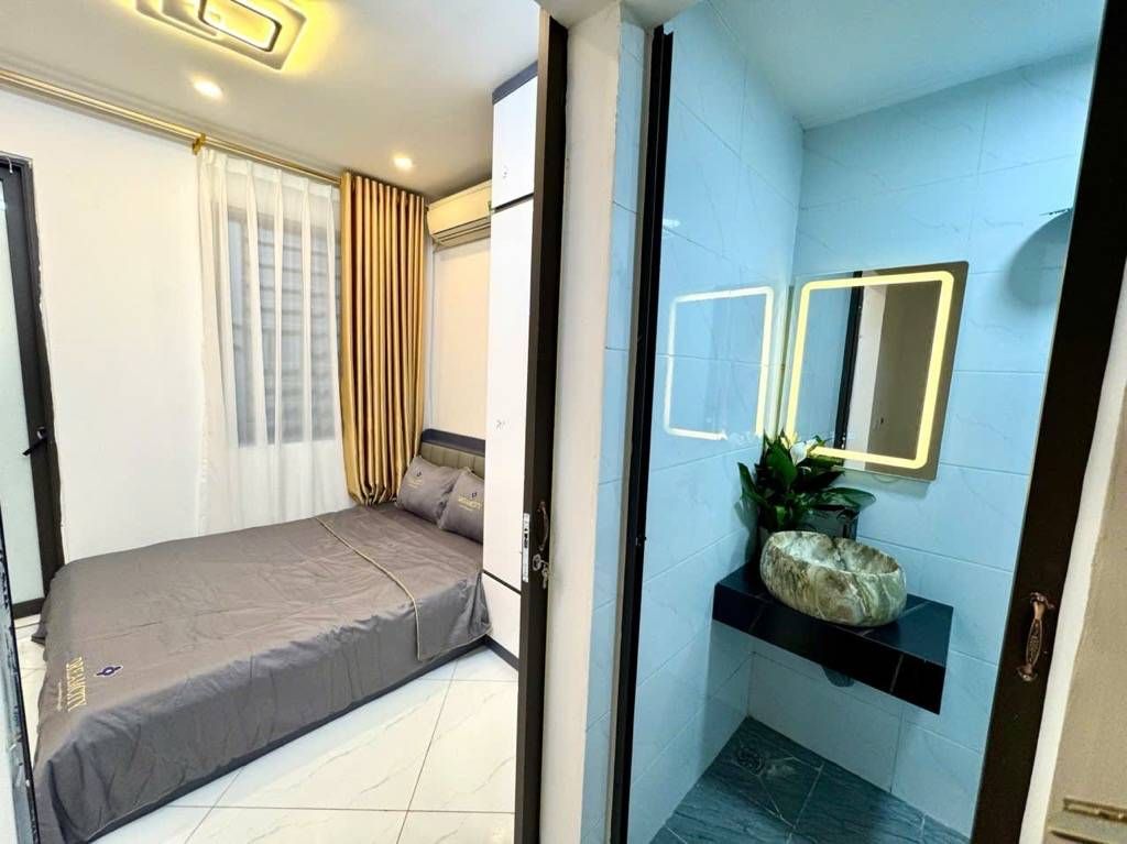 Bán nhà Đông Thiên - diện tích 25m2 5 tầng - Ô tô đỗ cổng - giá 4,6 tỷ