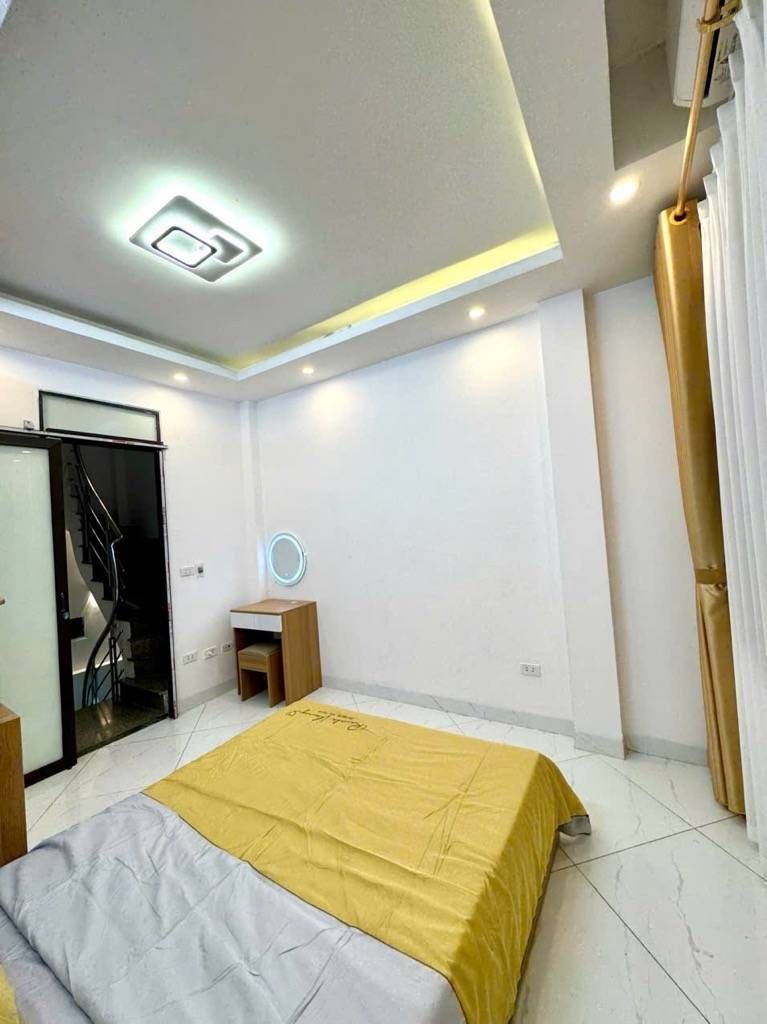 Bán nhà Đông Thiên - diện tích 25m2 5 tầng - Ô tô đỗ cổng - giá 4,6 tỷ