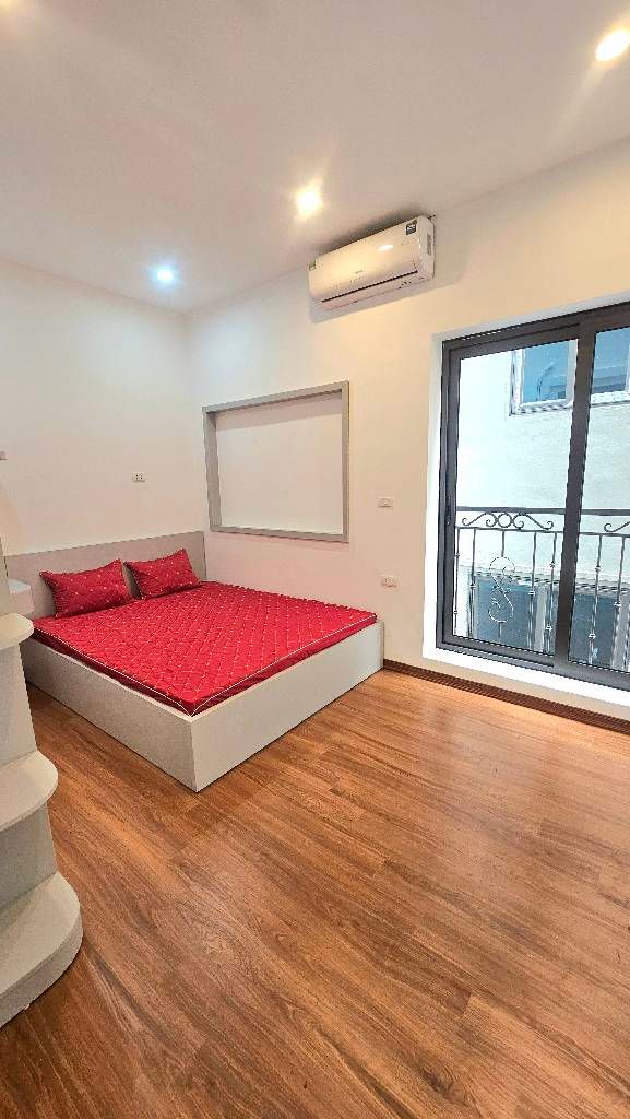 Bán nhà Đông Thiên - diện tích 25m2 5 tầng - Ô tô đỗ cổng - giá 4,6 tỷ