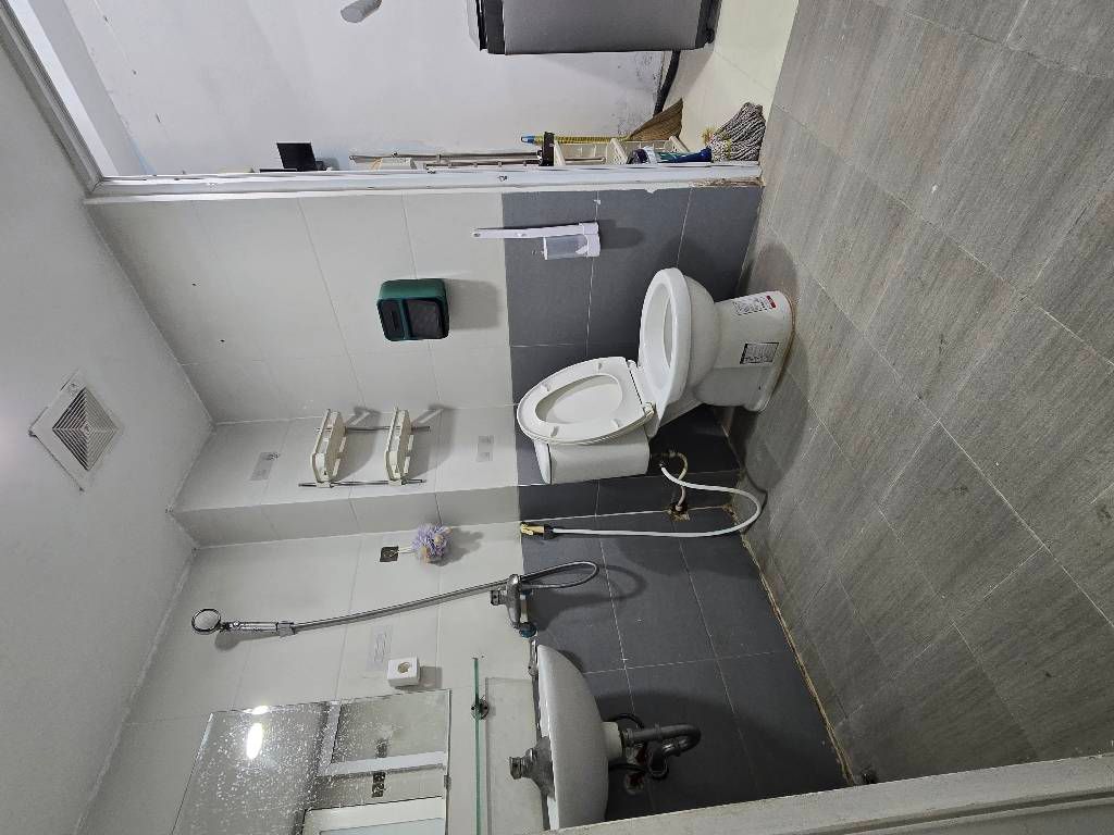 Bán nhà Khương Hạ - diện tích 46m2 5 tầng - ô tô đỗ cổng - giá 2 tỷ