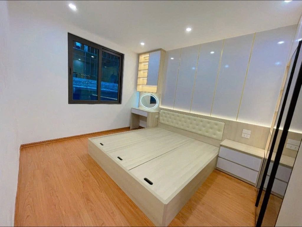 Bán nhà Hoàng Văn Thái - diện tích 21m2 5 tầng - Nhà đẹp đón Tết - giá 7,5 tỷ