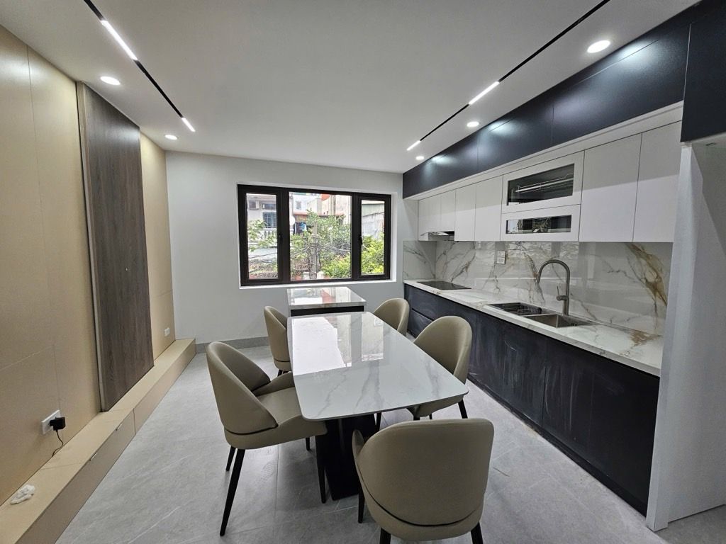 Alternative view of Bán nhà trong ngõ Ngô Gia Tự 36,5m2 x 7 tầng, Q. Long Biên - Giá 11,8 tỷ