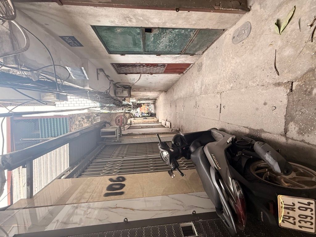 Bán nhà Bùi Ngọc Dương - diện tích 75m2 1 tầng - Ngõ thông - giá 4,75 tỷ