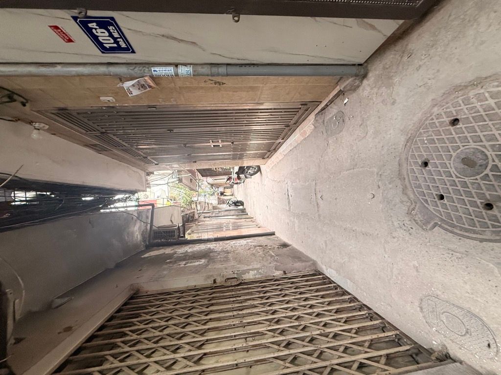 Bán nhà Bùi Ngọc Dương - diện tích 75m2 1 tầng - Ngõ thông - giá 4,75 tỷ