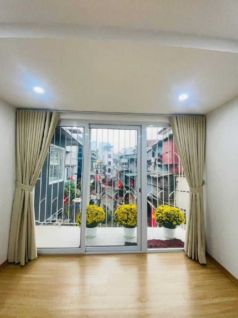 Bán nhà Lò Đúc - diện tích 70m2 1 tầng - 3 phòng ngủ - giá 5,95 tỷ