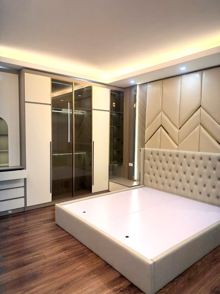 Bán nhà Giải Phóng - diện tích 40.3m2 5 tầng - Nhà chuẩn bị xây mới, nhiều tiện ích - giá 12,8 tỷ