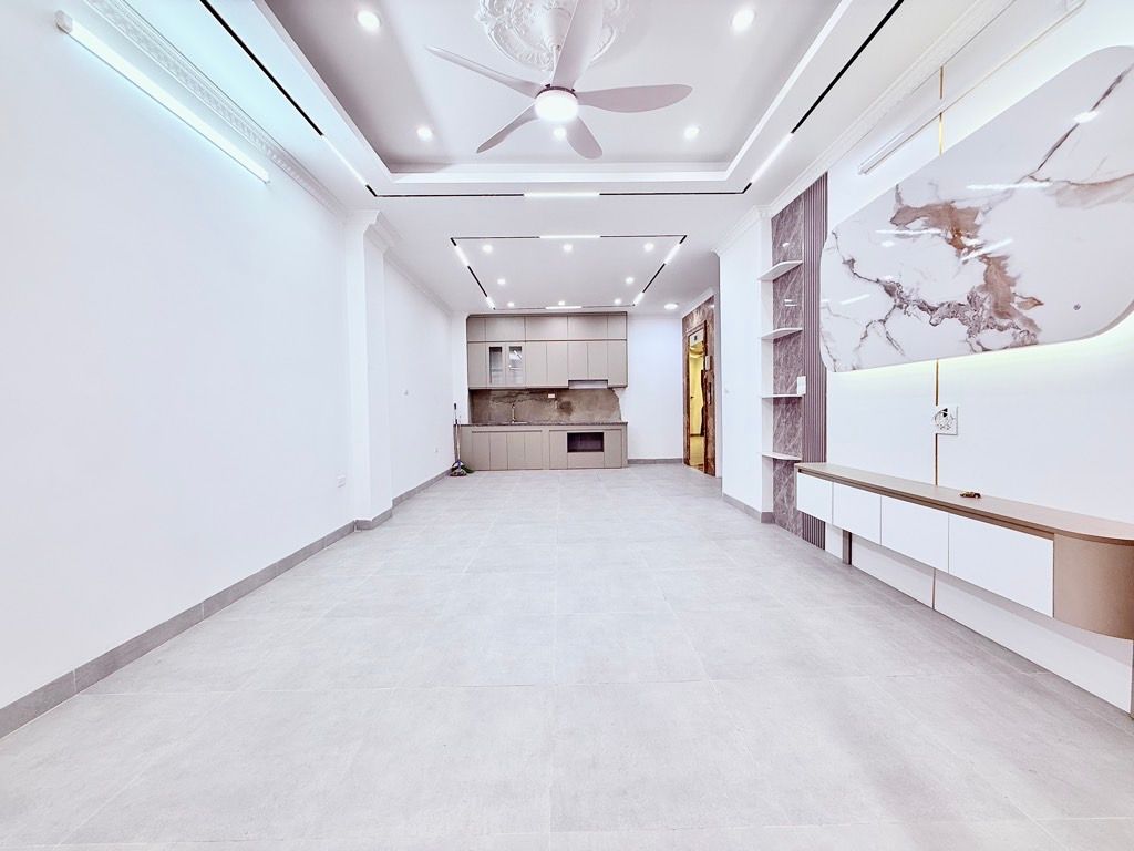 Bán nhà Nguyễn Văn Viên - diện tích 47m2 5 tầng - Thang máy vi vu - giá 12,9 tỷ