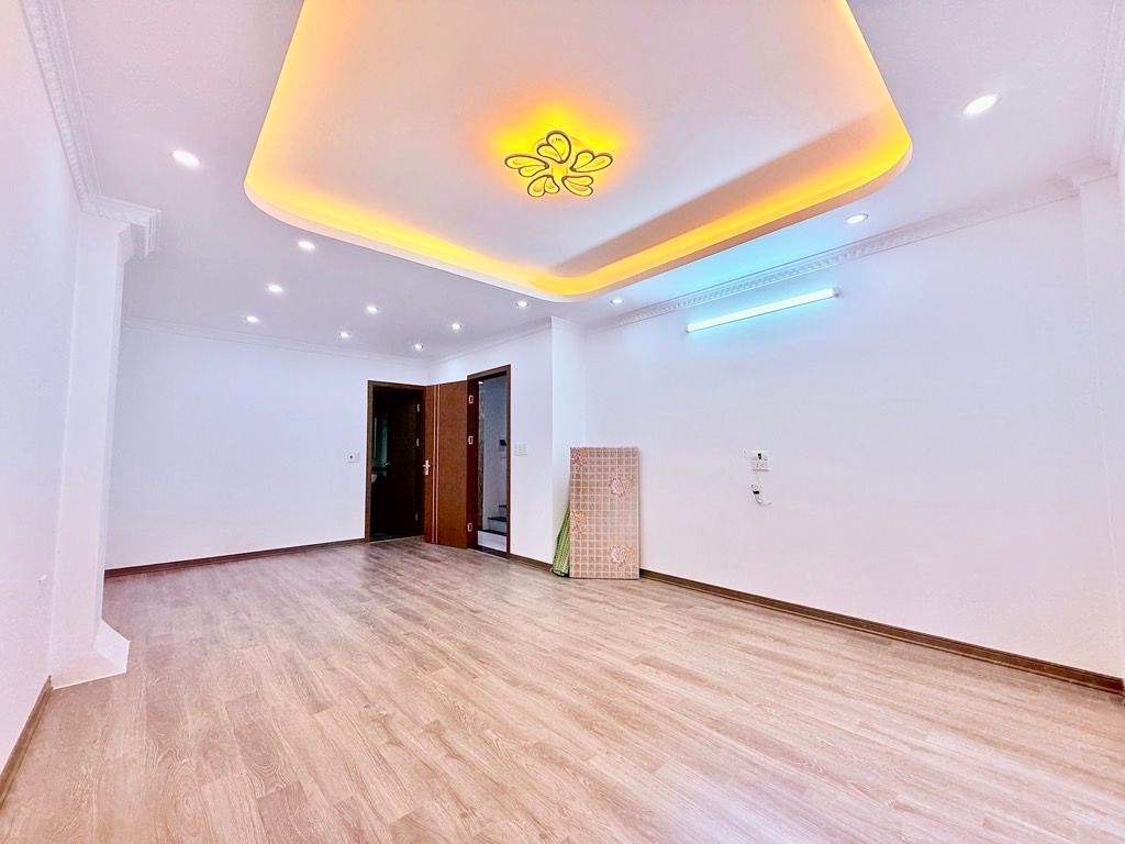 Bán nhà Nguyễn Văn Viên - diện tích 47m2 5 tầng - Thang máy vi vu - giá 12,9 tỷ