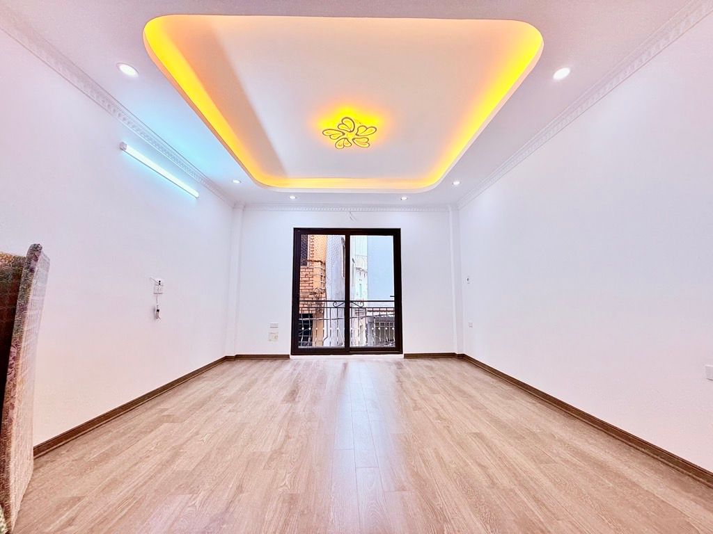 Bán nhà Nguyễn Văn Viên - diện tích 47m2 5 tầng - Thang máy vi vu - giá 12,9 tỷ