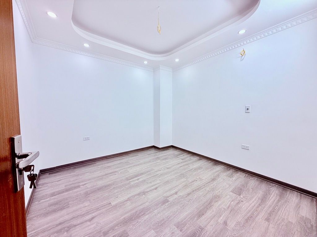 Bán nhà Nguyễn Văn Viên - diện tích 47m2 5 tầng - Thang máy vi vu - giá 12,9 tỷ