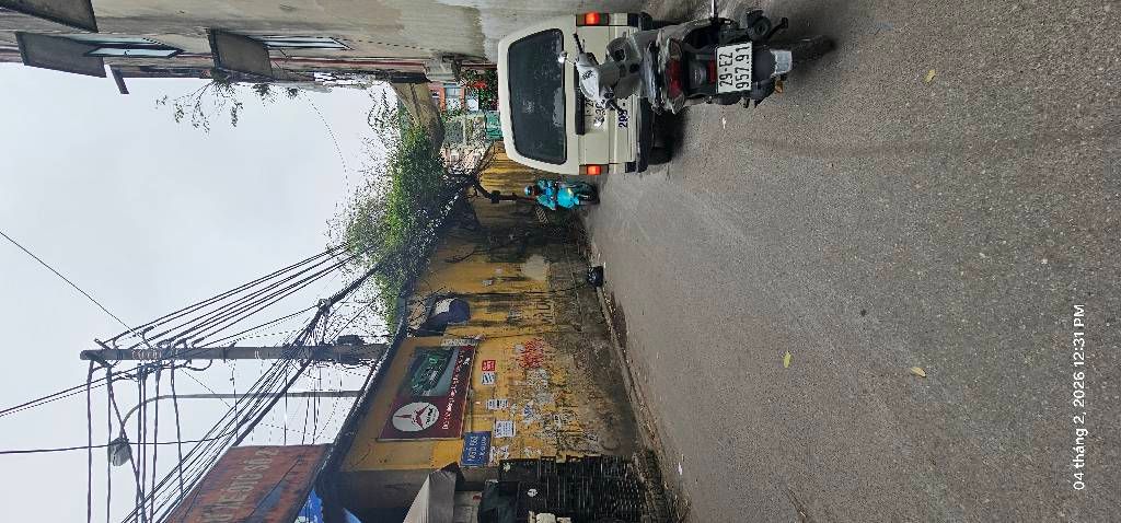 Bán nhà Đường Láng - diện tích 55,9m2 2,5 tầng - ô tô tránh - giá 17,35 tỷ