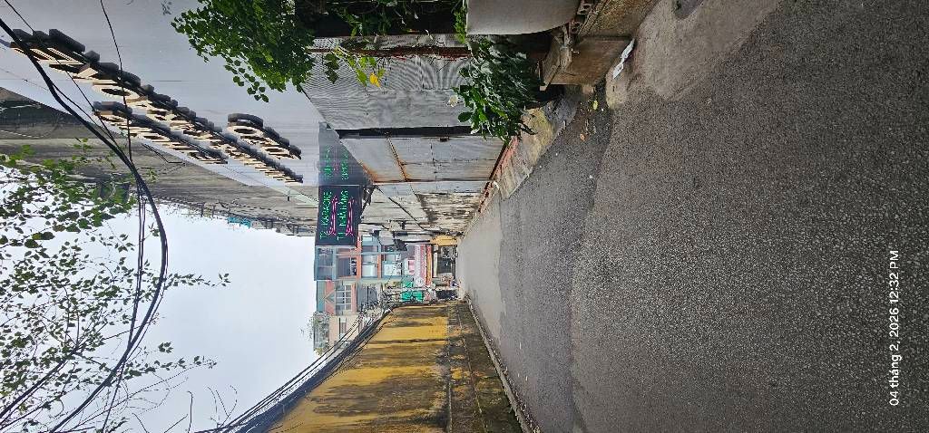 Bán nhà Đường Láng - diện tích 55,9m2 2,5 tầng - ô tô tránh - giá 17,35 tỷ