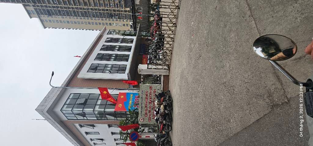 Bán nhà Đường Láng - diện tích 55,9m2 2,5 tầng - ô tô tránh - giá 17,35 tỷ