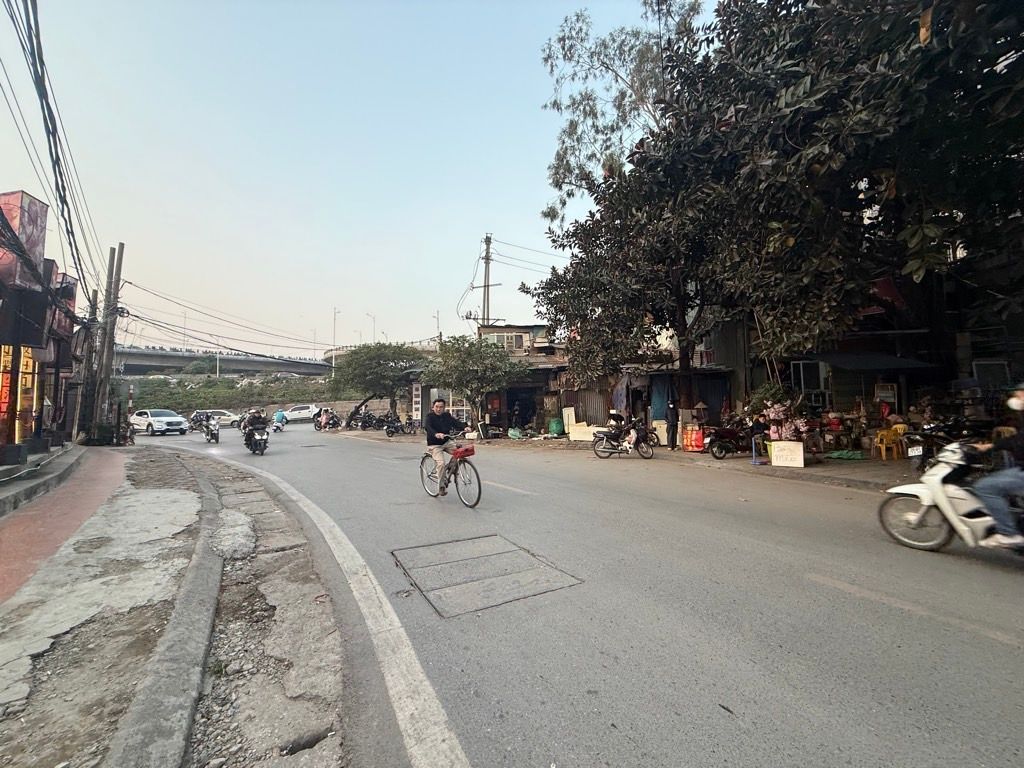 Bán nhà Nguyễn Khoái - diện tích 60m2 1 tầng - MẶT PHỐ - giá 11 tỷ