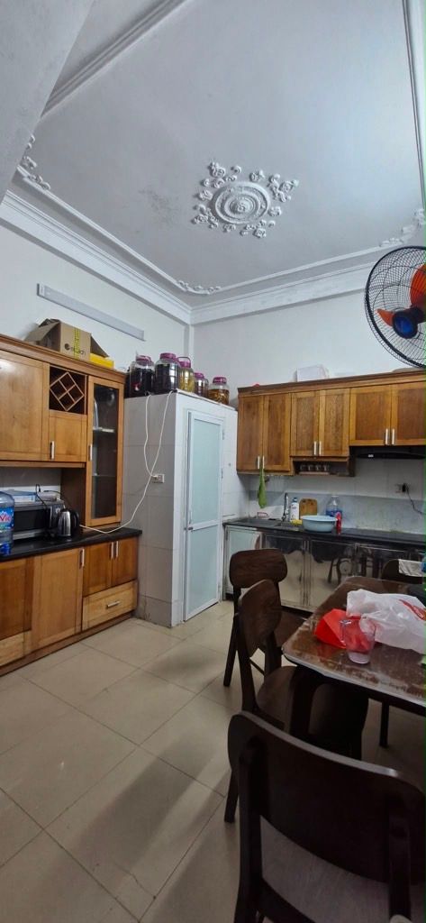 Bán nhà Hoàng Cầu - diện tích 45.1m2 4 tầng - Lô góc - giá 13,2 tỷ