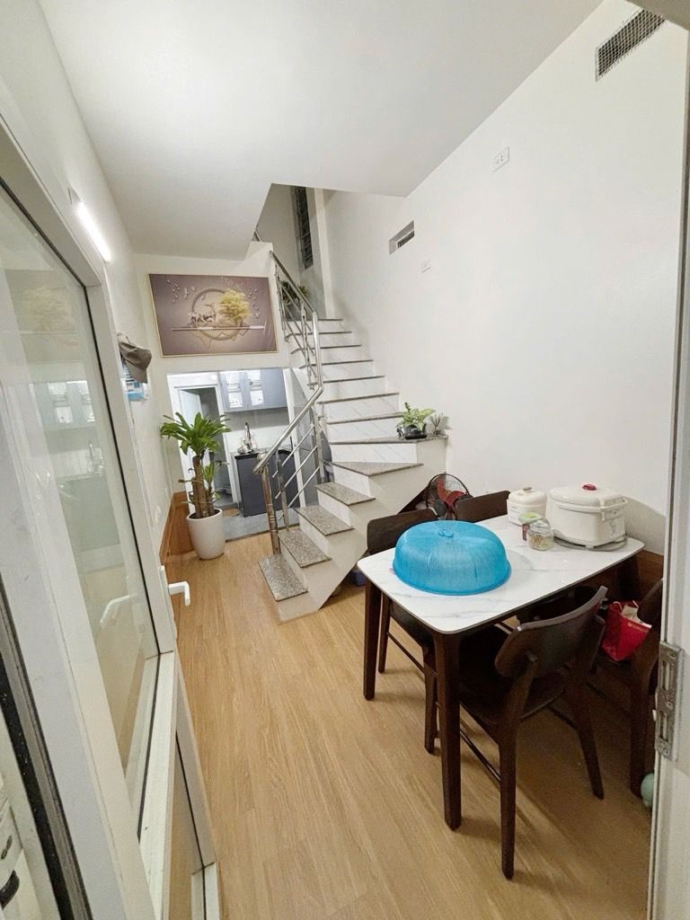 Bán nhà Nguyễn Trãi - diện tích 34m2 3 tầng - Lô góc thoáng sáng - giá 4,5 tỷ