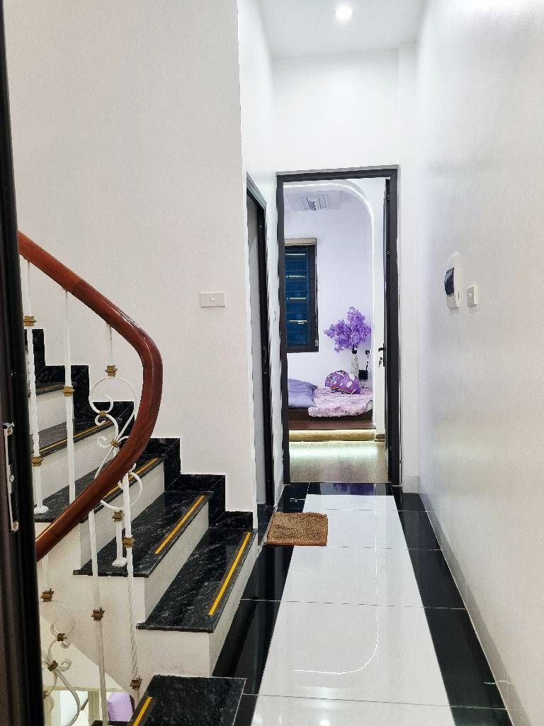 Bán nhà Hồng Mai - diện tích 40m2 5 tầng - Nhà đẹp đón Tết, gần phố - giá 9,7 tỷ