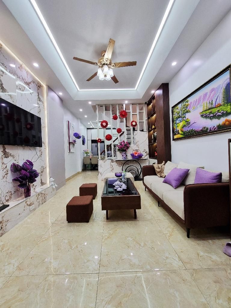 Bán nhà Hồng Mai - diện tích 40m2 5 tầng - Nhà đẹp đón Tết, gần phố - giá 9,7 tỷ