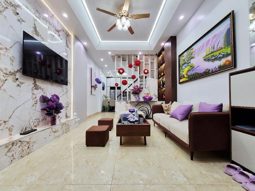 Bán nhà Hồng Mai - diện tích 40m2 5 tầng - Nhà đẹp đón Tết, gần phố - giá 9,7 tỷ