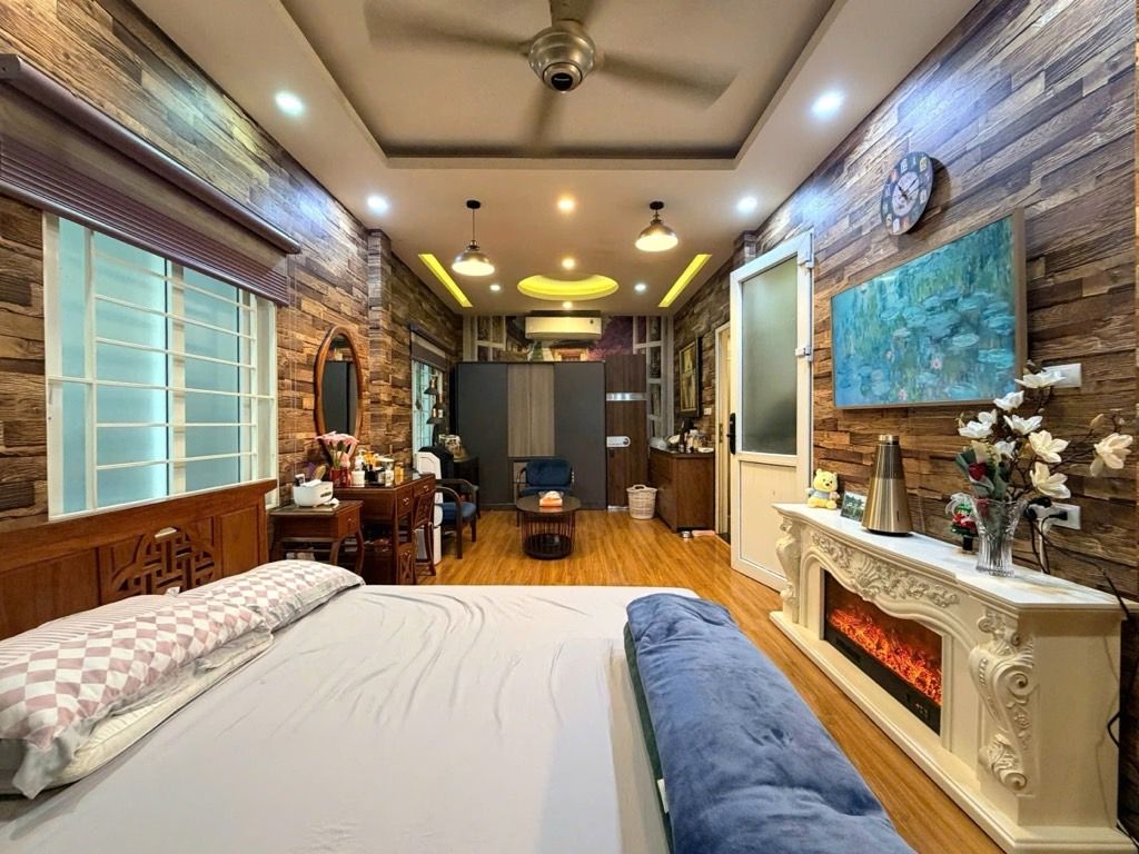 Bán nhà Đông Tác - diện tích 40.8m2 5 tầng - Nhà lô góc 2 mặt thoáng - giá 13,6 tỷ