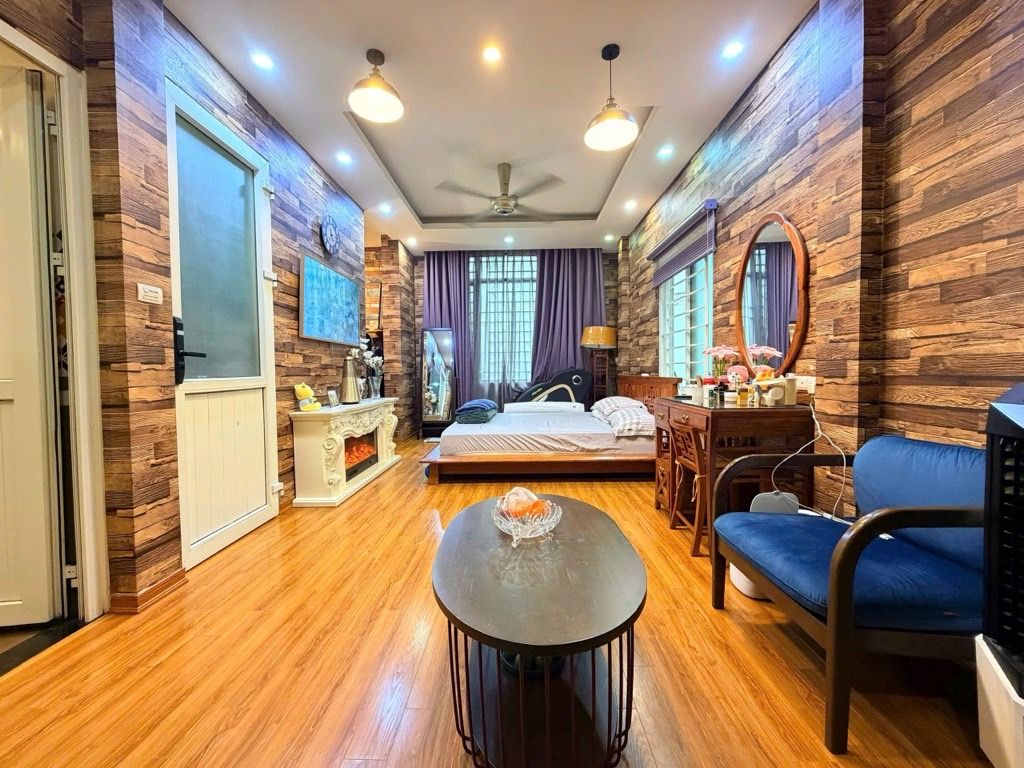 Bán nhà Đông Tác - diện tích 40.8m2 5 tầng - Nhà lô góc 2 mặt thoáng - giá 13,6 tỷ