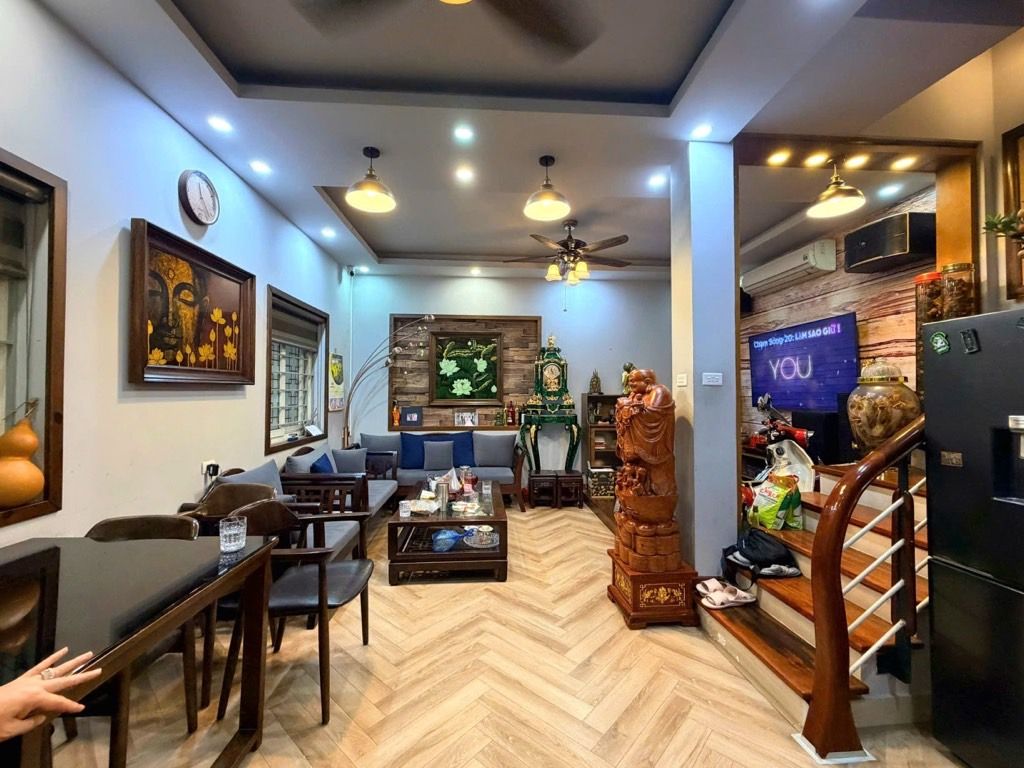 Bán nhà Đông Tác - diện tích 40.8m2 5 tầng - Nhà lô góc 2 mặt thoáng - giá 13,6 tỷ