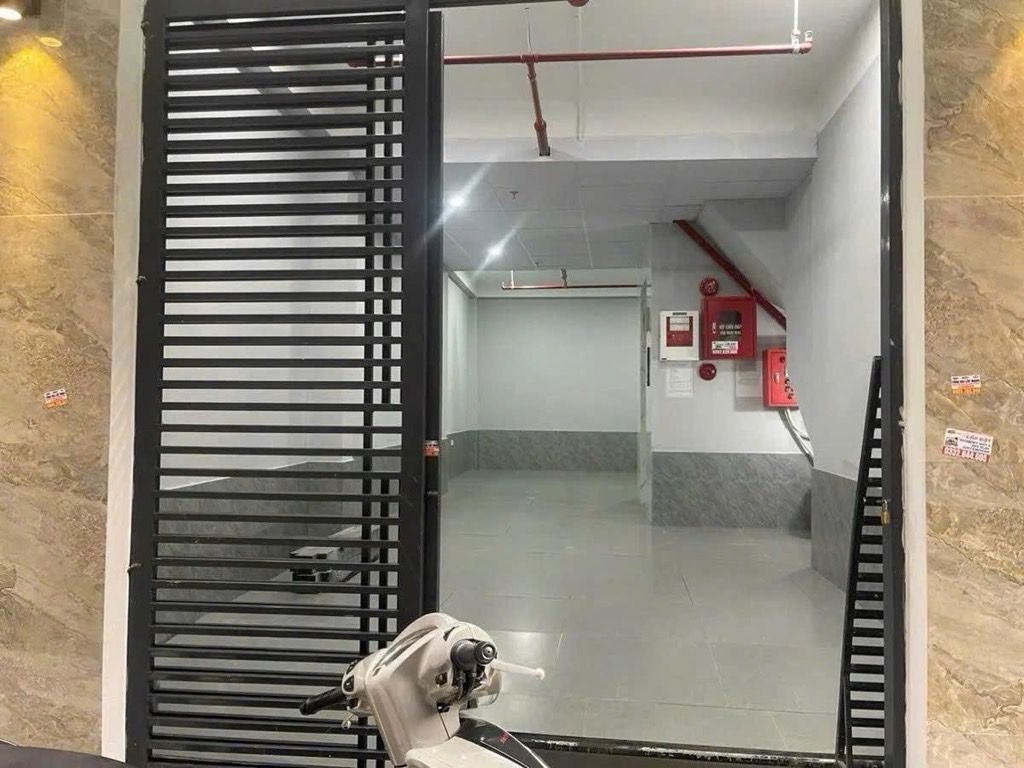 Bán nhà Triều Khúc - diện tích 39m2 8 tầng - Gần ô tô, nhà 2 mặt thoáng - giá 12,45 tỷ