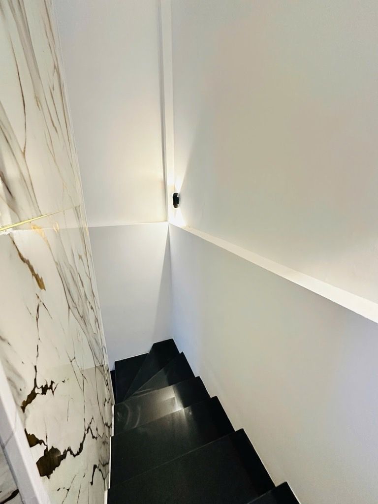 Bán nhà Hào Nam - diện tích 40m2 5 tầng - NGÕ THÔNG BA GÁC - NHÀ XÂY MỚI ĐẸP - giá 10,8 tỷ