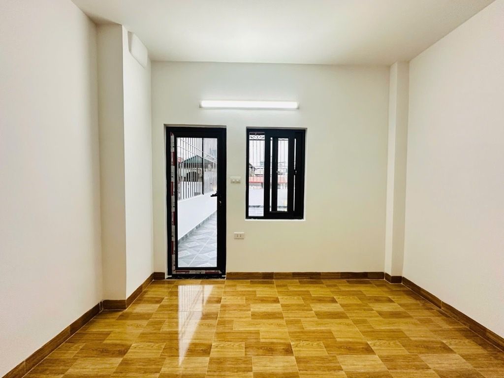 Bán nhà Hào Nam - diện tích 40m2 5 tầng - NGÕ THÔNG BA GÁC - NHÀ XÂY MỚI ĐẸP - giá 10,8 tỷ