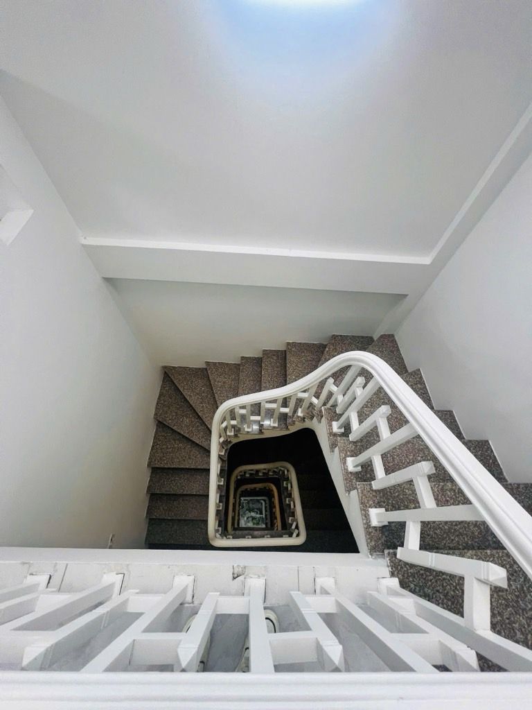 Bán nhà Thổ Quan - diện tích 33m2 5 tầng - Ngõ 4m, gần phố - giá 10,9 tỷ