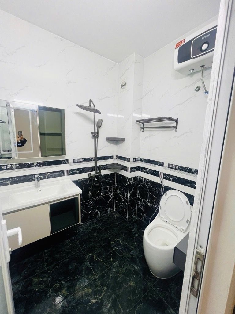 Bán nhà Thổ Quan - diện tích 33m2 5 tầng - Ngõ 4m, gần phố - giá 10,9 tỷ