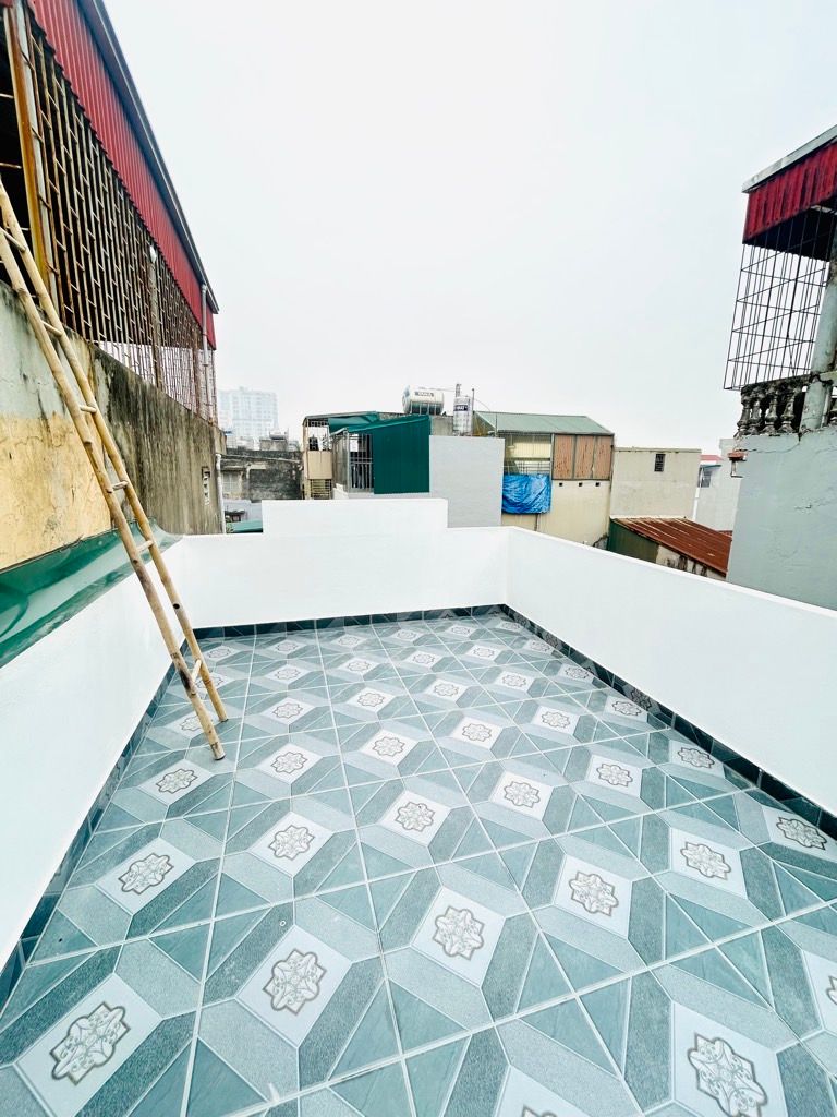 Bán nhà Trương Định - diện tích 28.4m2 5 tầng - gần phố - giá 7,8 tỷ