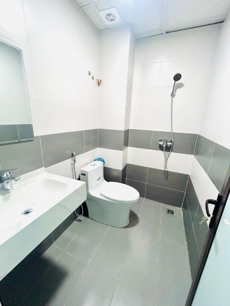 Bán nhà Trương Định - diện tích 28.4m2 5 tầng - gần phố - giá 7,8 tỷ