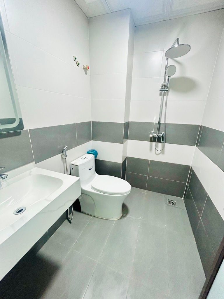 Bán nhà Trương Định - diện tích 28.4m2 5 tầng - gần phố - giá 7,8 tỷ