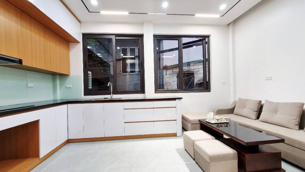 Bán nhà Giáp Bát - diện tích 32m2 5 tầng - ngõ ô tô thông - giá 12,8 tỷ