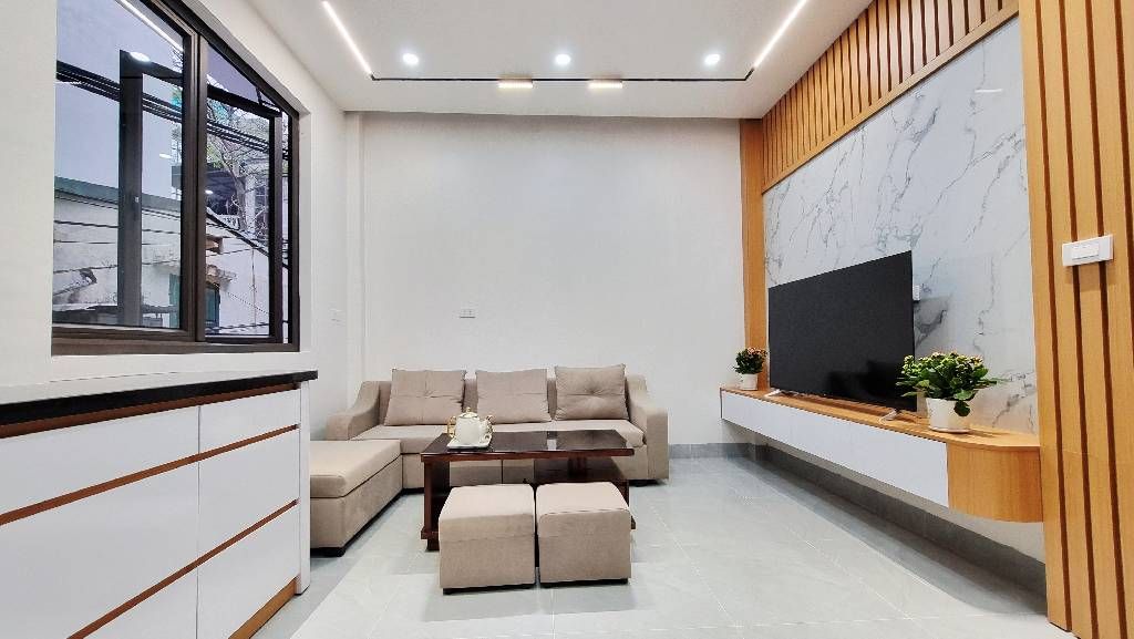 Bán nhà Giáp Bát - diện tích 32m2 5 tầng - ngõ ô tô thông - giá 12,8 tỷ