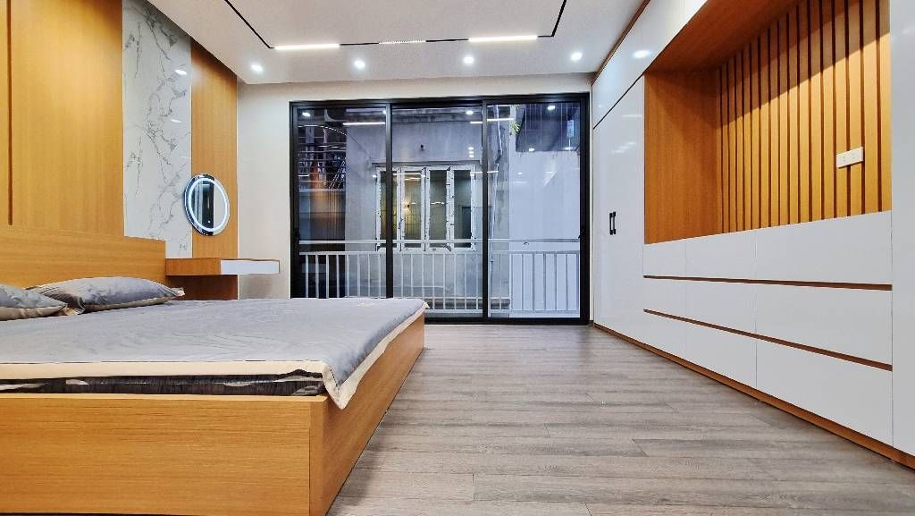 Bán nhà Giáp Bát - diện tích 32m2 5 tầng - ngõ ô tô thông - giá 12,8 tỷ