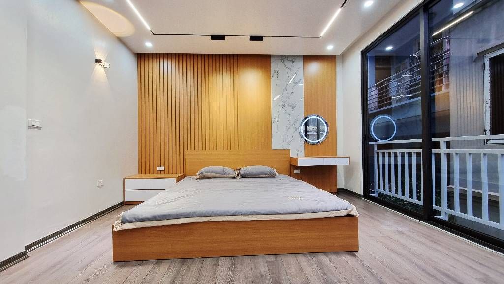 Bán nhà Giáp Bát - diện tích 32m2 5 tầng - ngõ ô tô thông - giá 12,8 tỷ