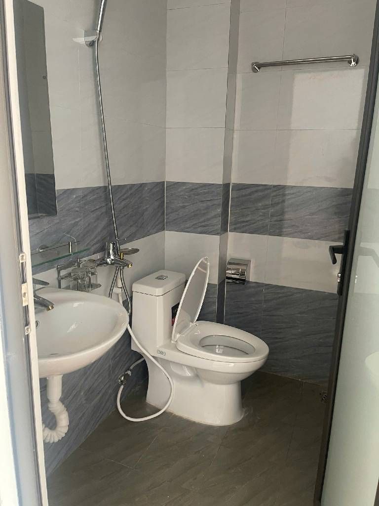 Bán nhà Thanh Lân - diện tích 34m2 5 tầng - Nhà trong ngõ yên tĩnh, khu vực đang phát triển - giá 6,3 tỷ