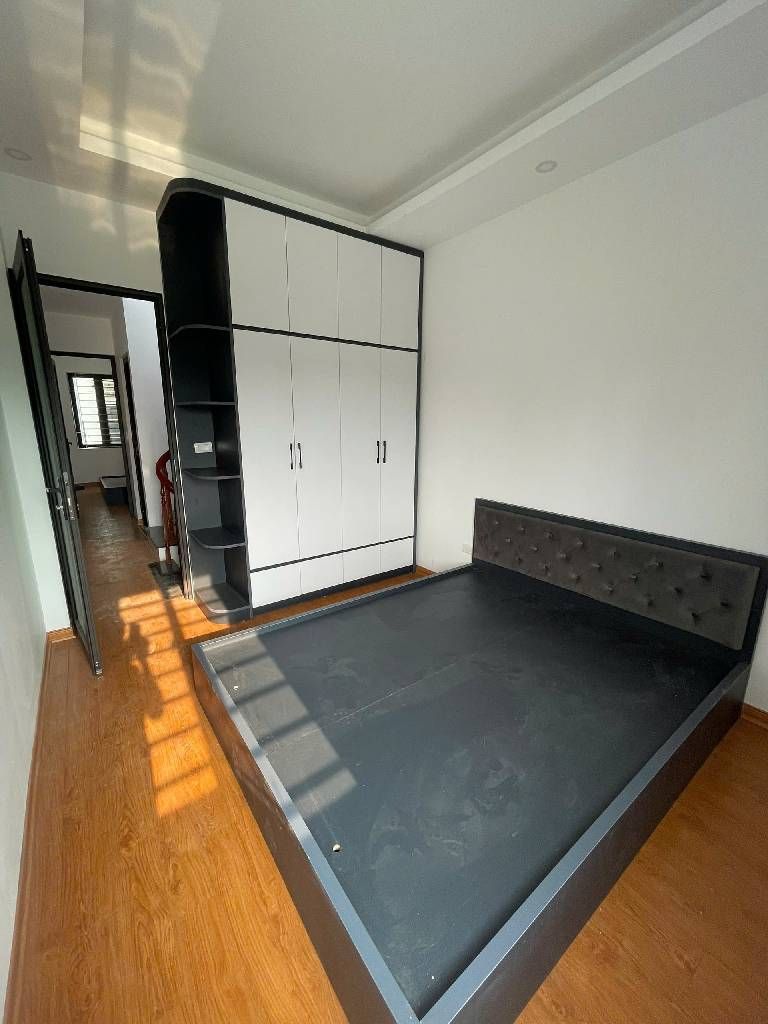 Bán nhà Thanh Lân - diện tích 34m2 5 tầng - Nhà trong ngõ yên tĩnh, khu vực đang phát triển - giá 6,3 tỷ