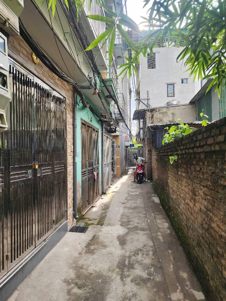 Bán nhà Thanh Lân - diện tích 34m2 5 tầng - Nhà trong ngõ yên tĩnh, khu vực đang phát triển - giá 6,3 tỷ